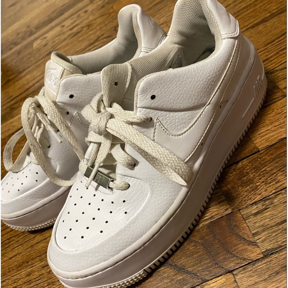 Nike Air Force 1 sage low size 6